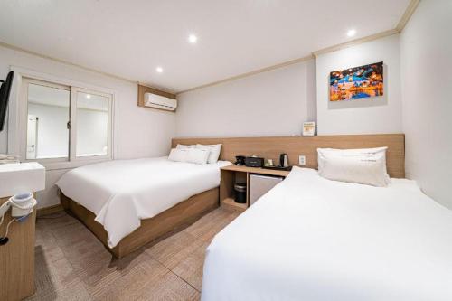 WABA Classic Gwanganri Room Type - Deluxe Twin Room