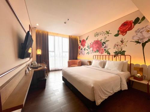 Hemangini Hotel Bandung Room Type - Spring Deluxe Room - King bed