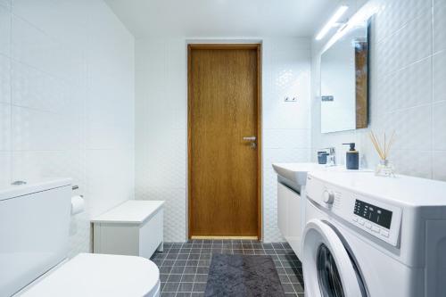 Dream Stay - Modern City Centre Lofts with Self Check-in 5
