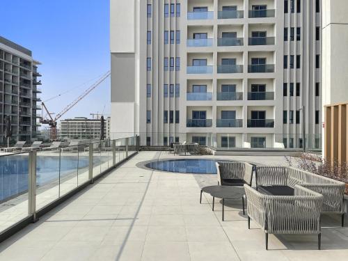 Vayk - Stunning Studio Apartment - image 12