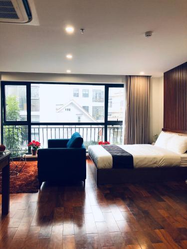 One-Bedroom Apartment image 5