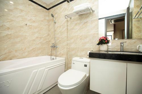 One-Bedroom Apartment image 9