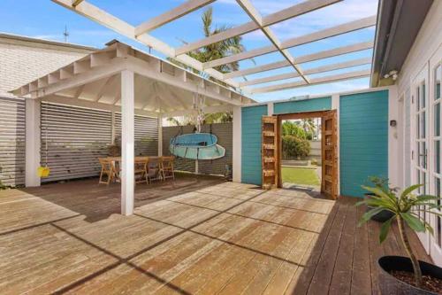 Seabreeze Getaway Oceanfront Family Home in Norah Head in Norah Head