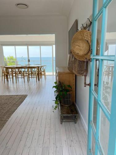 Seabreeze Getaway Oceanfront Family Home in Norah Head in Norah Head