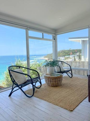 Seabreeze Getaway Oceanfront Family Home in Norah Head in Norah Head