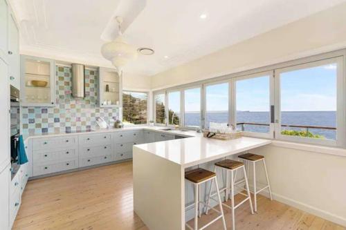 Seabreeze Getaway Oceanfront Family Home in Norah Head in Norah Head
