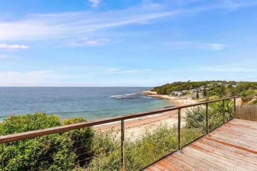 Seabreeze Getaway Oceanfront Family Home in Norah Head in Norah Head