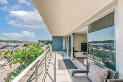 Sunset Views - Spacious Getaway in Hope Sziget