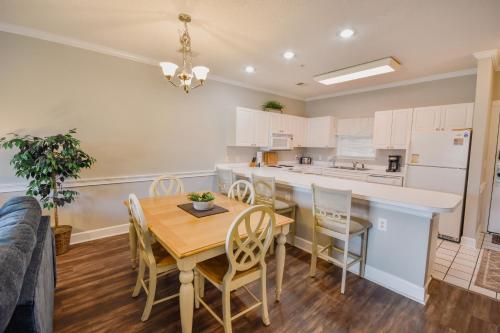 4827 Orchid Way Unit 204 condo - image 2