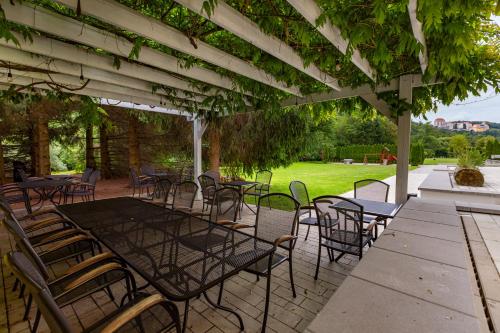 考爾摩蘭旅館 (Penzion Kormoran) in 弗拉諾夫納德迪伊