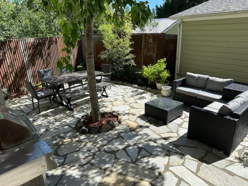 The Residence-beautiful home in the heart of downtown The Residence-beautiful home in the heart of downtown