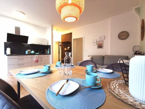 kuhinja, BohnApartments XL Suite - 2 Schlafzimmer mit Balkon - Zentrum - Petersberg - Domplatz in Andreasvorstadt