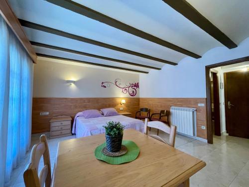 Aparthotel les Corts - image 12