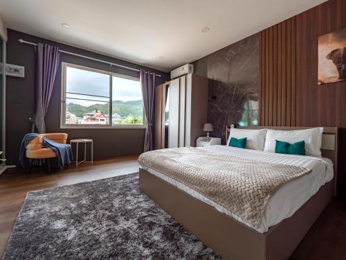 room detail thumbnail 0