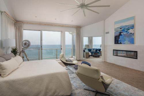 Serene 6000sf 8br-8ba Oceanfront Luxury Villa with 75 Frontage in Encinitas, USA