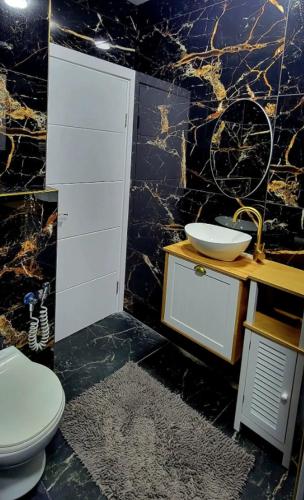 Vonios kambarys, Beautiful Apartment in Ramat Gan Deluxe Suite Next to SHEBA Hospital in Priemiestis/oro uostas