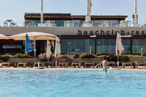 Camping Ampolla Playa - image 3