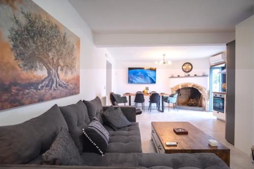 Facilities, stone villa marianna With private pool &guest studio in Kastelli