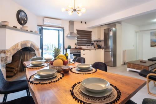 Facilities, stone villa marianna With private pool &guest studio in Kastelli