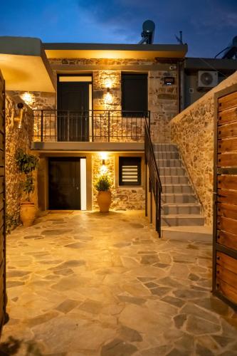 Exterior view, stone villa marianna With private pool &guest studio in Kastelli