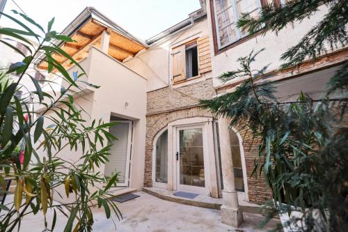 Hidden apartments city center by Adex travel 4
