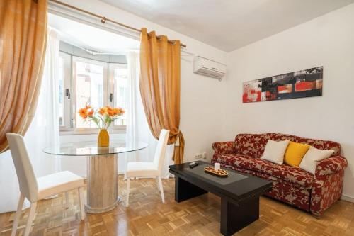 Studio located in Puerta de Alcala - 2 - Tap to explore photos