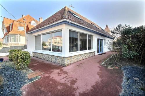 Annonce professionnelle. Maison idéalement située à 100 m de la plage, 3 chambres, 7 couchages max. gîte à louer Hardelot-Plage