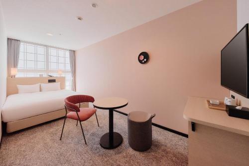 room detail thumbnail 1