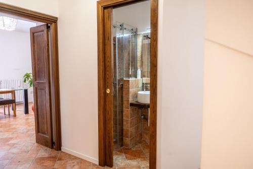 Ванна кімната, Casetta Vacanze - Appartamento con 2 camere da letto in Frasso Telesino
