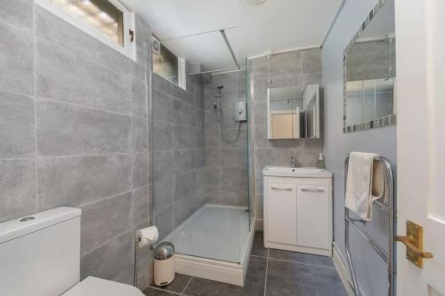 Garden Flat with Bath Skyline Views & Private Patio, Бат (фото 6)