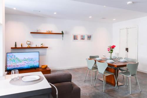 Unique & Spacious 2BR in Valletta Center by ArcoBnb, La Valletta (foto 4)