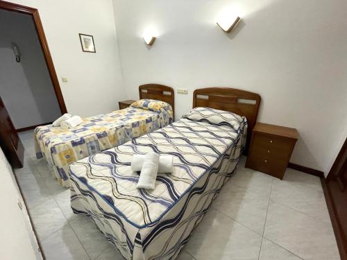 2 bedrooms, 4 beds
