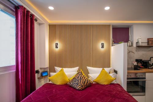 2 twin beds