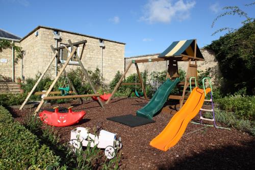 Wychwood Cottage - main image