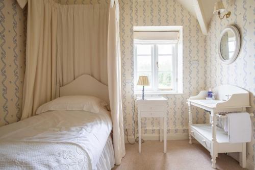 Epsom Cottage - image 14