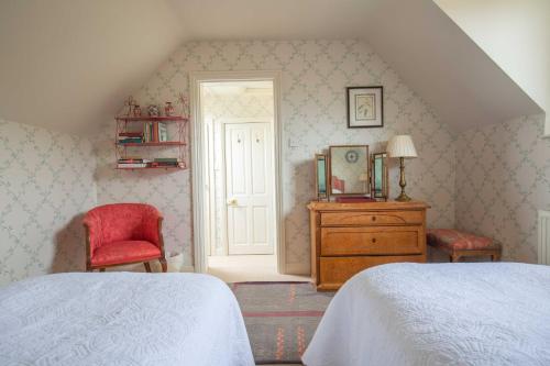 Epsom Cottage - image 11