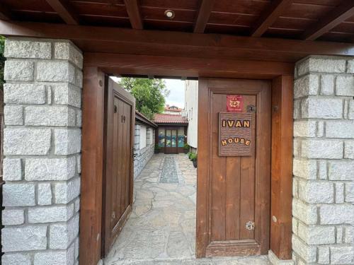Guest House Ivan 3