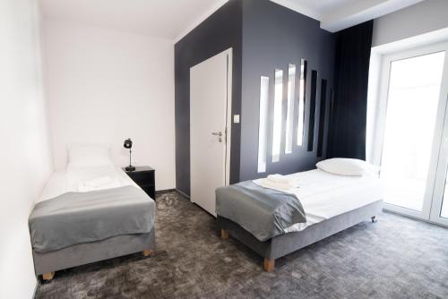 2 twin beds