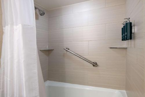 DoubleTree by Hilton Washington DC – Crystal City - image 11