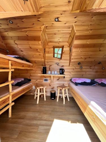 1 double bed, 2 bunk beds