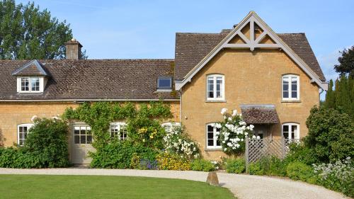 Goodwood Cottage - image 14