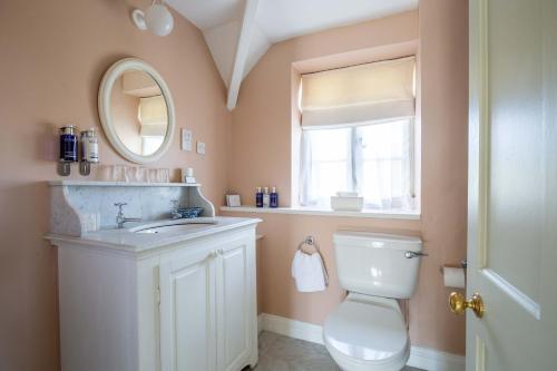 Goodwood Cottage - image 5