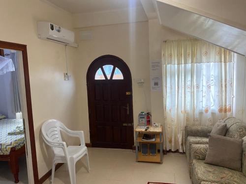 One-Bedroom Apartment image 10