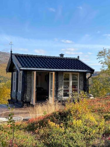 Flott og romslig hytte med særpreg i Lønsdal