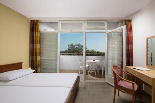 Lanterna Sunny Resort by Valamar - image 8