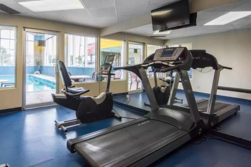 Comfort Inn & Suites Calgary South - image 4