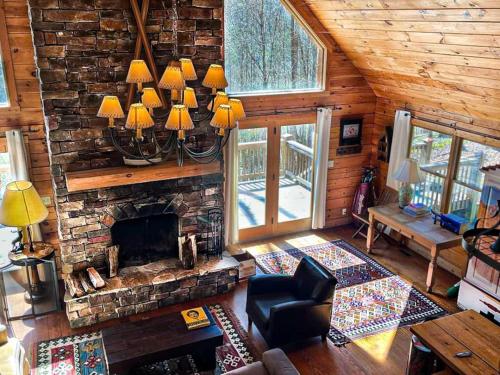 Spacious Log Cabin With Creek 2 Min From Ski Resort in Swiss, USA