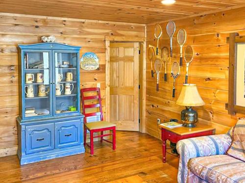 Spacious Log Cabin With Creek 2 Min From Ski Resort in Swiss, USA