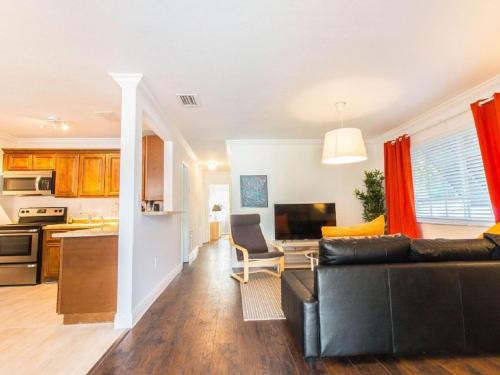 4Bed2Bath Design District Home With Huge Patio BBQ in Miami, USA