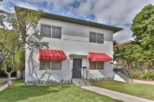 3 Bedroom Apartment with BBQ and Patio, Near Brickell in Miami, USA